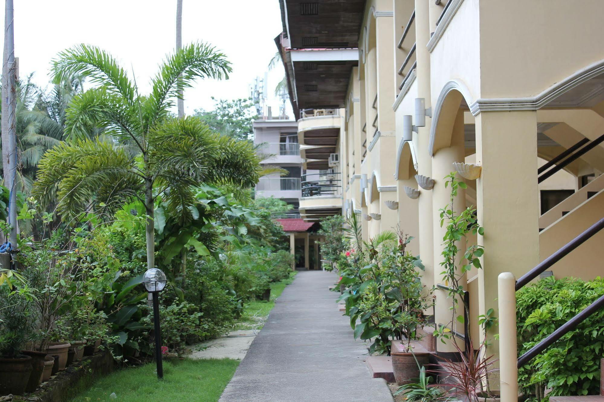 Lukay Las Brisas Balabag  Экстерьер фото